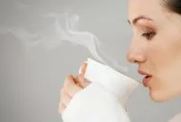 Bolehkah Asam Lambung Minum Air Hangat? Simak Penjelasannya Bolehkah Asam Lambung Minum Air Hangat? Simak Penjelasannya